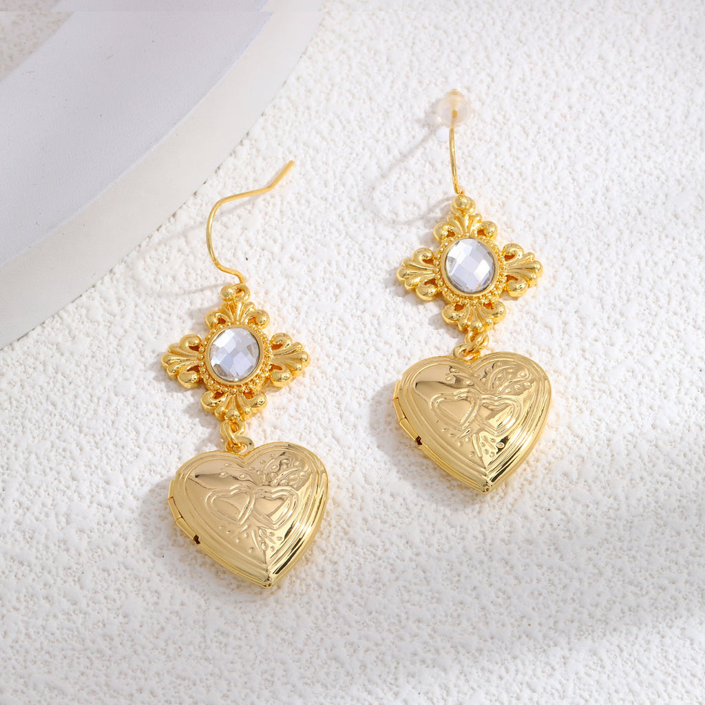 Palace retro temperament earrings, Spring and Autumn fashion peach